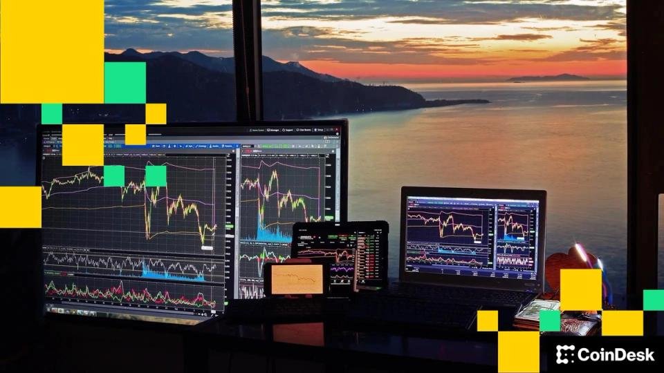 Bitcoin, XRP, Solana, Ether Slide as BTC Loses Last Support Before 0K