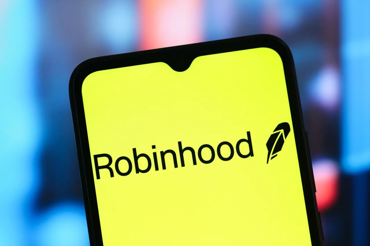 Robinhood Stock Braces For Worst Month Since 2022 Amid Bitcoin Slide – Retail Cheers Prediction Markets Push Robinhood Stock Braces For Worst Month Since 2022 Amid Bitcoin Slide – Retail Cheers Prediction Markets Push