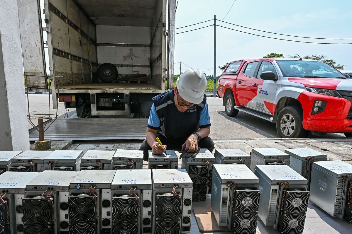 Bitcoin (BTC) Miners Hunted After Stealing  Billion Power From Malaysia Grid