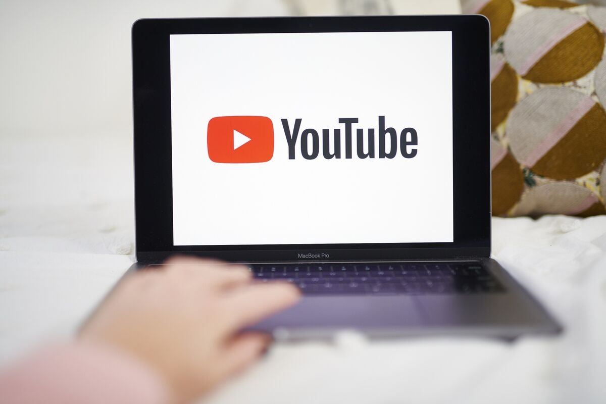 YouTube Creators Spin Up AI Videos to Keep Babies Glued to the Screen