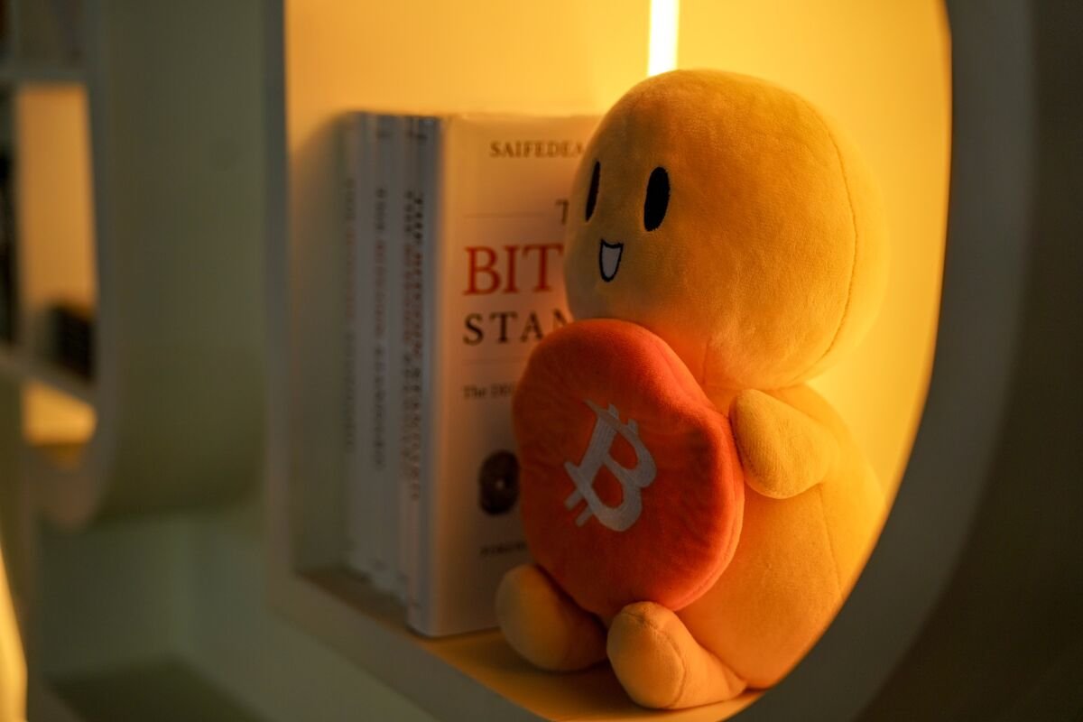 Stocks Are Leaving Bitcoin Behind: Evening Briefing Americas Stocks Are Leaving Bitcoin Behind: Evening Briefing Americas