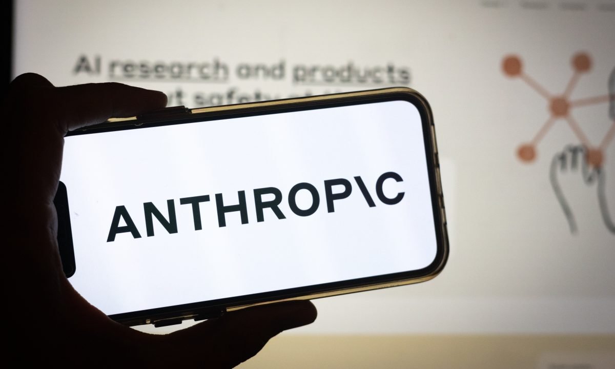 Anthropic CEO: Why the Long Game Beats the AI Hype Cycle