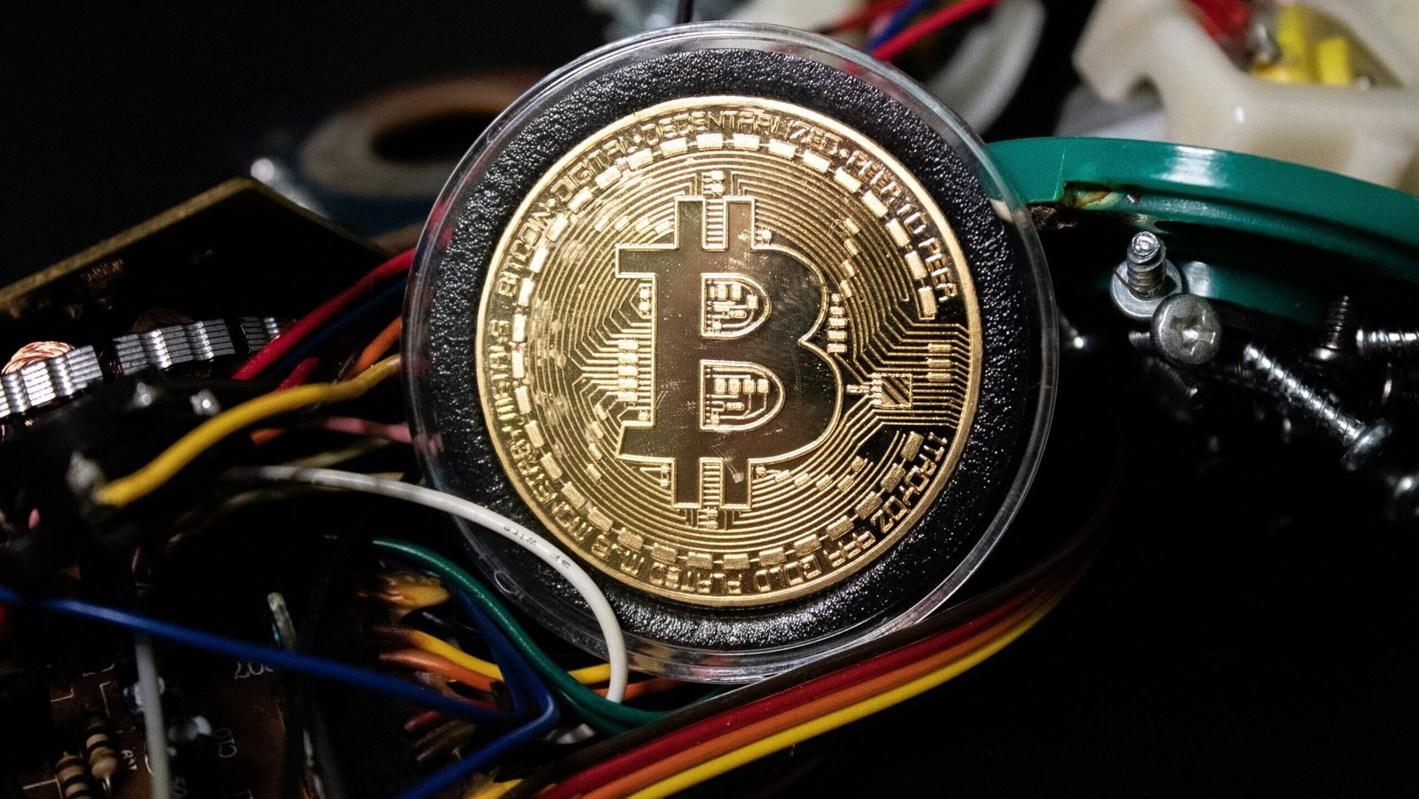 Bitcoin Struggles to Regain Lost Ground after Rapid Slide